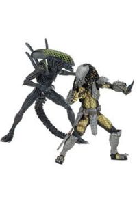 Alien vs. Predator Action Figure 2-Pack Battle Damaged Celtic vs Battle Damaged Grid 20-23 cm