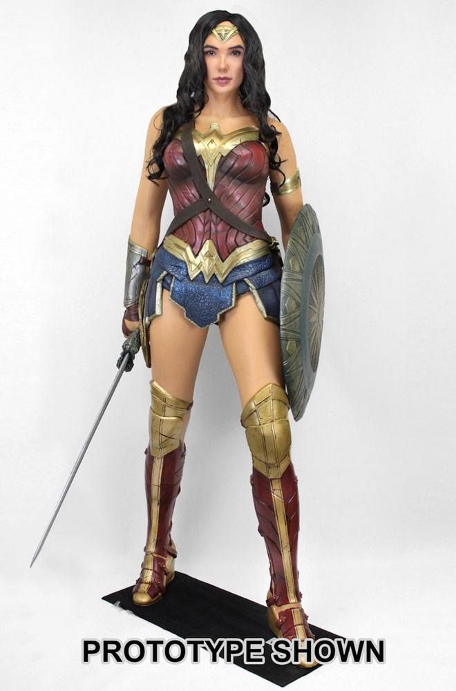 Wonder Woman Life-Size Statue Wonder Woman (Foam Rubber/Latex) 185 cm NECA