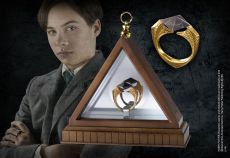 Harry Potter Replica 1/1 Lord Voldemort´s Horcrux Ring (gold-plated) Noble Collection