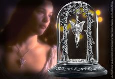 Lord of the Rings Display for the Evenstar Pendant Noble Collection