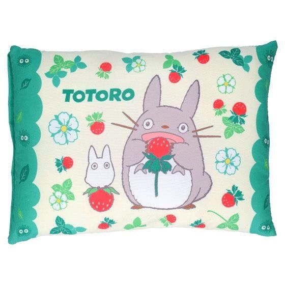 My Neighbor Totoro Cushion Totoro & Strawberries 28 x 39 cm Marushin