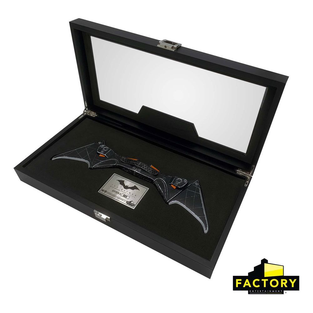 The Batman Prop Replica 1/1 Batarang Limited Edition 36 cm Factory Entertainment