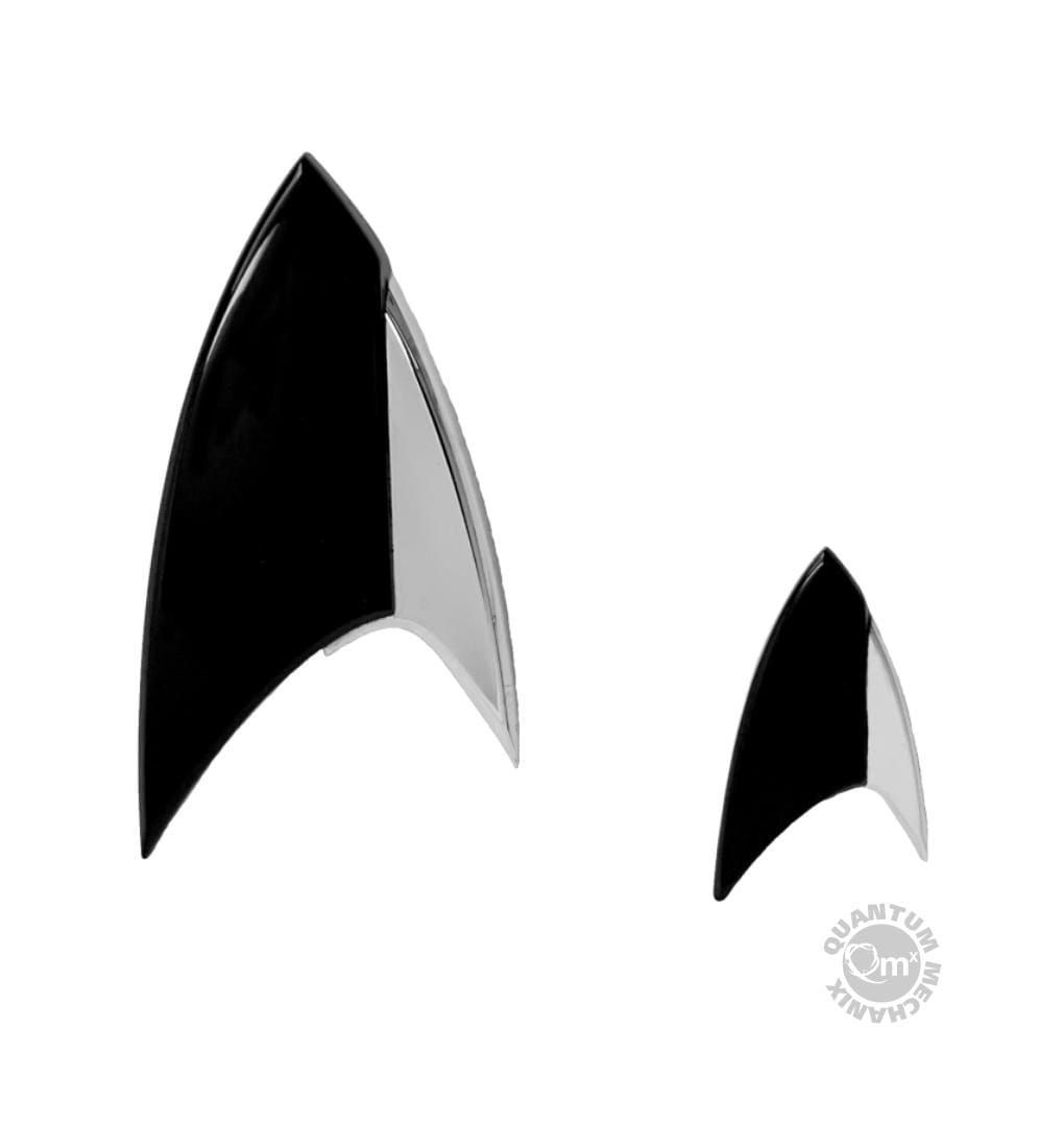 Star Trek Discovery Replica 1/1 Magnetic Black Badge & Pin Set Quantum Mechanix