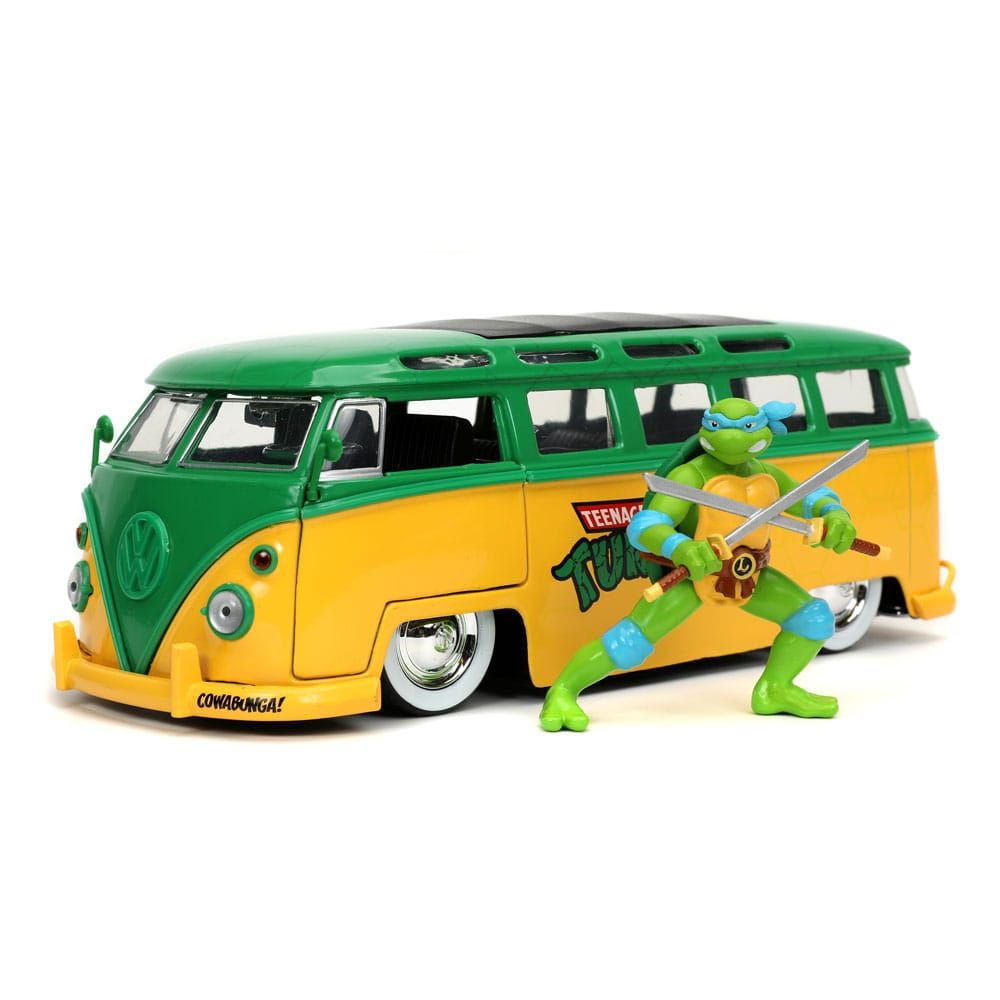 Teenage Mutant Ninja Turtles Hollywood Rides Diecast Model 1/24 1962 VW Bus with Leonardo Figur Jada Toys