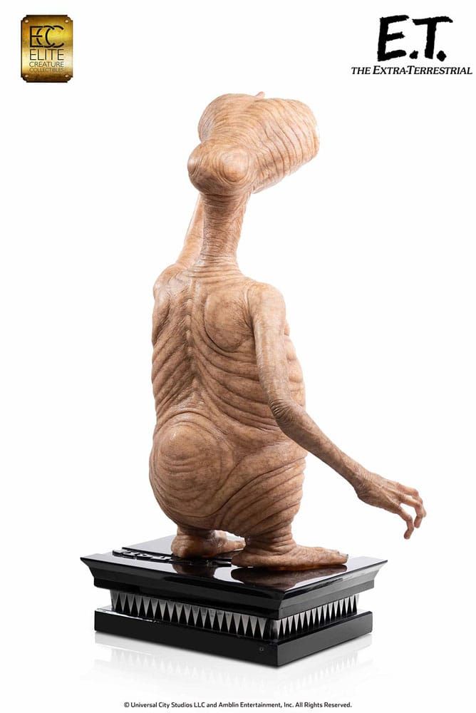 E.T. The Extra-Terrestrial Life-Size Statue E.T. 132 cm Toynami