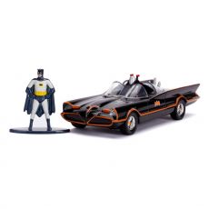 DC Comics Diecast Models 1/32 Batman 1966 Classic Batmobile Display (6)