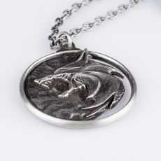 The Witcher Replica 1/1 Necklace Wolf Medallion Dark Horse