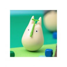 My Neighbor Totoro Round Bottomed Figurine Small Totoro with leaf 5 cm Semic