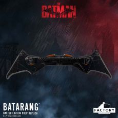 The Batman Prop Replica 1/1 Batarang Limited Edition 36 cm Factory Entertainment