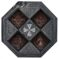 Resident Evil VIII Medallion Set House Crest Limited Edition FaNaTtik