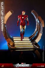 Marvel's The Avengers Accessories Collection Series Iron Man Suit-Up Gantry Hot Toys