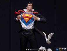 DC Comics Deluxe Art Scale Statue 1/10 Clark Kent 29 cm Iron Studios