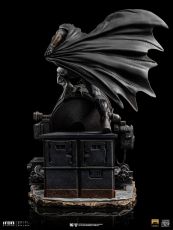 Zack Snyder's Justice League Deluxe Art Scale Statue 1/10 Batman on Batsignal 28 cm Iron Studios