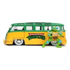 Teenage Mutant Ninja Turtles Hollywood Rides Diecast Model 1/24 1962 VW Bus with Leonardo Figur Jada Toys