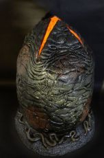 Aliens Foam Replica 1/1 Xenomorph Egg & Latex Facehugger 91 cm NECA