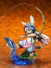 Made in Abyss PVC Statue 1/8 Nanachi Gankimasu Fishing 23 cm Ques Q