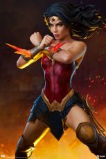 DC Comics Premium Format Statue Wonder Woman: Saving the Day 50 cm Sideshow Collectibles