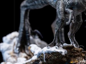 Jurassic World Dominion Deluxe Art Scale Statue 1/10 Blue and Beta 20 cm Iron Studios
