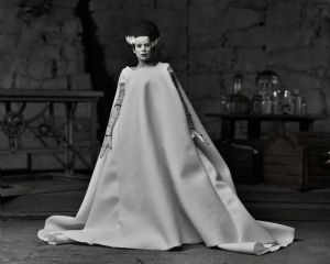 Universal Monsters Action Figure Ultimate Bride of Frankenstein (Black & White) 18 cm NECA