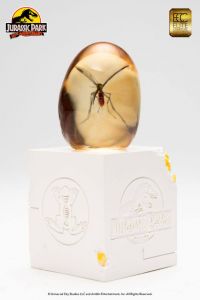 Jurassic Park Statue Elephant Mosquito in Amber 10 cm Elite Creature Collectibles