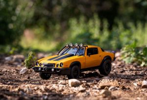 Transformers Diecast Model 1/24 1977 Chevy Camaro T7 Bumblebee Jada Toys