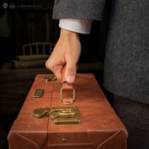 Fantastic Beasts Replica 1/1 Newt Scamander Suitcase Limited Edition Cinereplicas