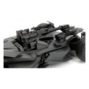 DC Comics Diecast Model 1/24 Batman Justice League Batmobile Jada Toys