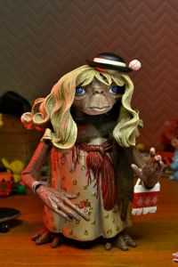 E.T. the Extra-Terrestrial Action Figure Ultimate Dress-Up E.T. 11 cm NECA