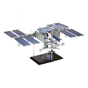 International Space Station ISS Model Kit 1/144 25th Anniversary Platinum Edition 74 cm Revell